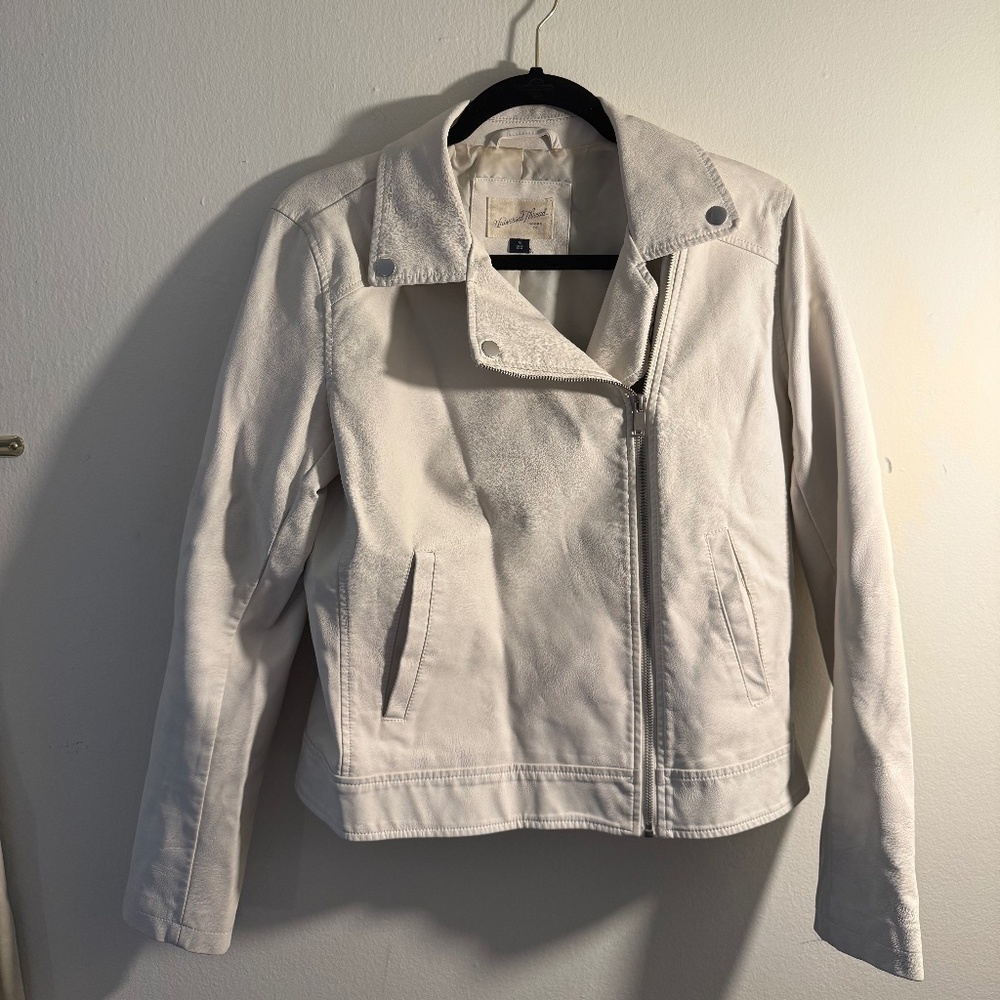 Universal Thread White Faux Leather Moto Jacket Medium